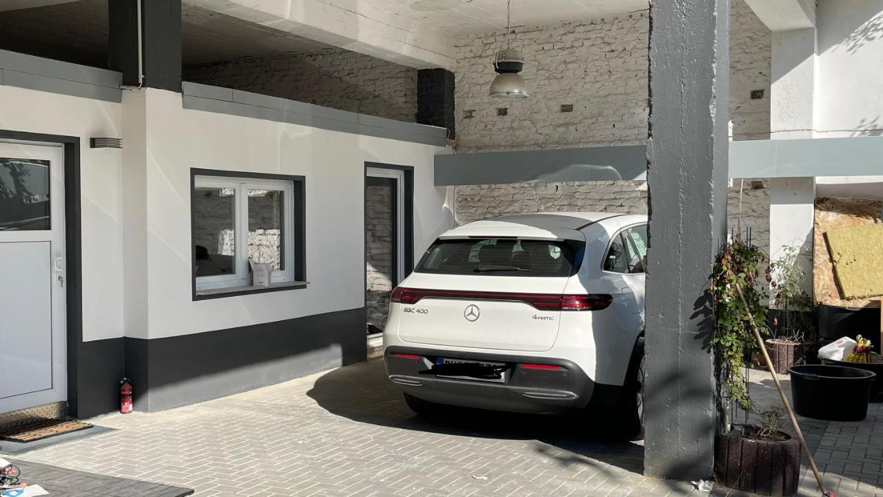 Oase Im Gruenen Hinterhof, Eg, Ruhe, Terrasse, Carport, Free Paytv, Kaffee&Tee, Fahrraeder Apartman Duisburg Kültér fotó