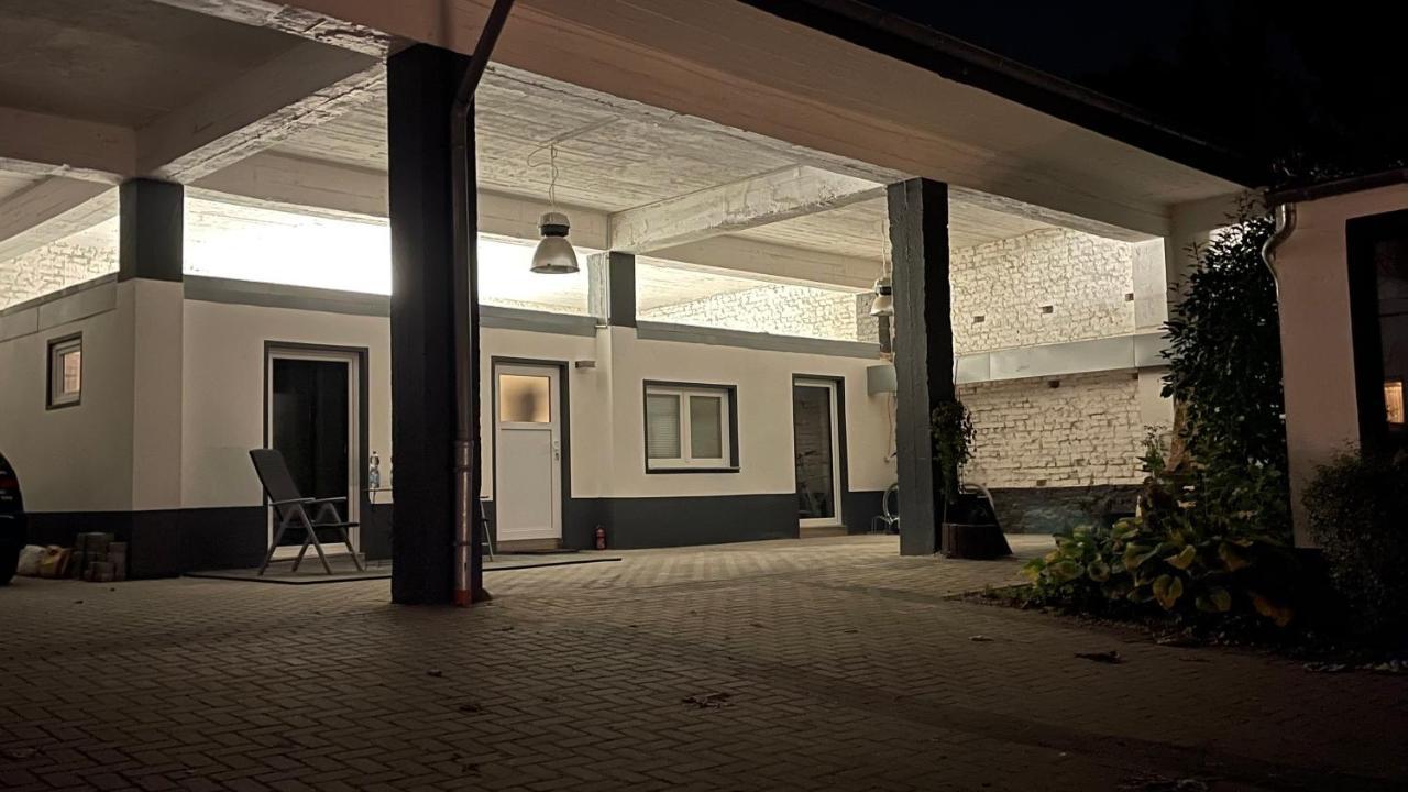 Oase Im Gruenen Hinterhof, Eg, Ruhe, Terrasse, Carport, Free Paytv, Kaffee&Tee, Fahrraeder Apartman Duisburg Kültér fotó