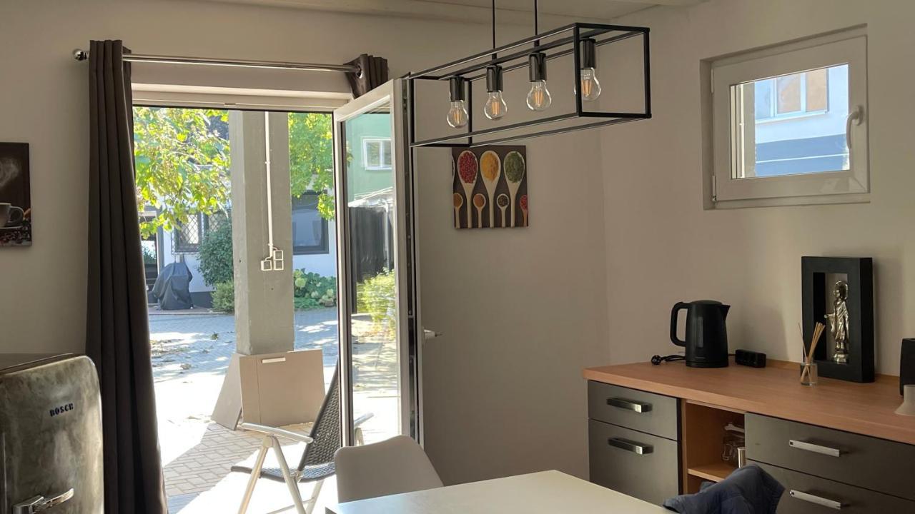 Oase Im Gruenen Hinterhof, Eg, Ruhe, Terrasse, Carport, Free Paytv, Kaffee&Tee, Fahrraeder Apartman Duisburg Kültér fotó