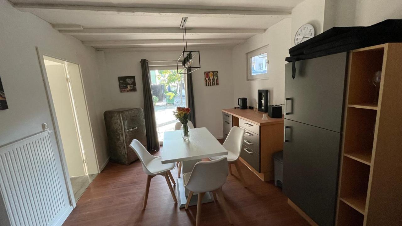 Oase Im Gruenen Hinterhof, Eg, Ruhe, Terrasse, Carport, Free Paytv, Kaffee&Tee, Fahrraeder Apartman Duisburg Kültér fotó
