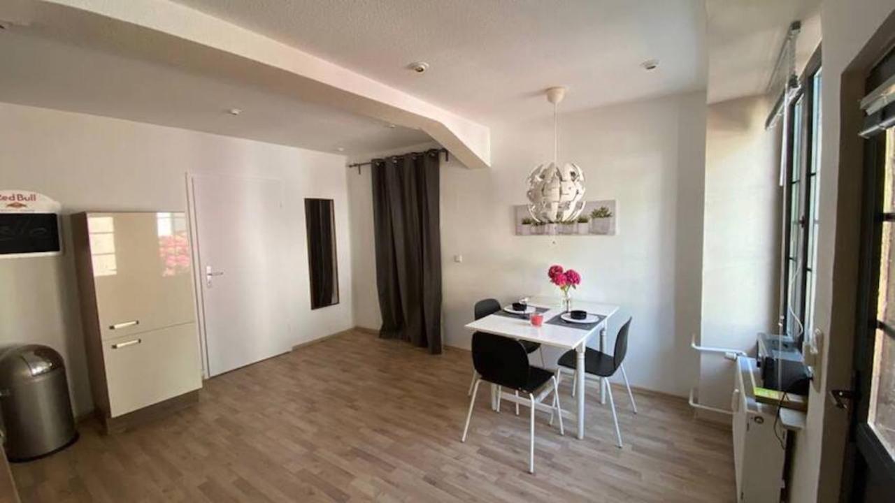 Oase Im Gruenen Hinterhof, Eg, Ruhe, Terrasse, Carport, Free Paytv, Kaffee&Tee, Fahrraeder Apartman Duisburg Kültér fotó