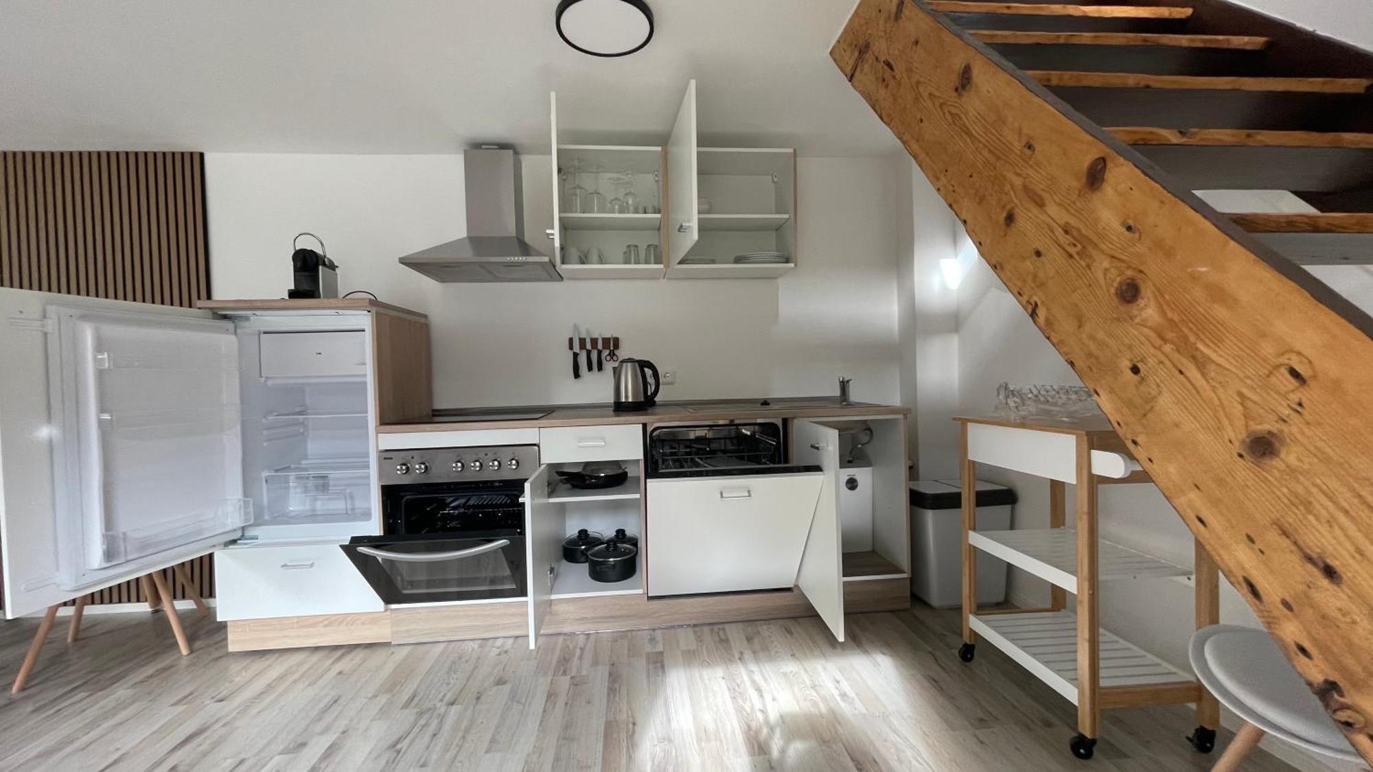 Oase Im Gruenen Hinterhof, Eg, Ruhe, Terrasse, Carport, Free Paytv, Kaffee&Tee, Fahrraeder Apartman Duisburg Szoba fotó